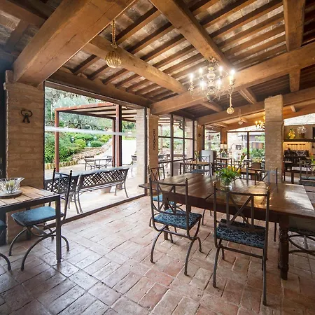 Agroturismo La Maesta Antica Dimora Di Campagna *