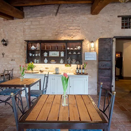 La Maesta Antica Dimora Di Campagna Agroturismo *