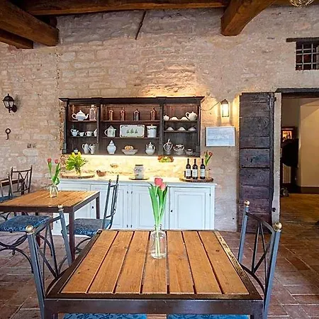 La Maesta Antica Dimora Di Campagna ファームステイ フォリーニョ